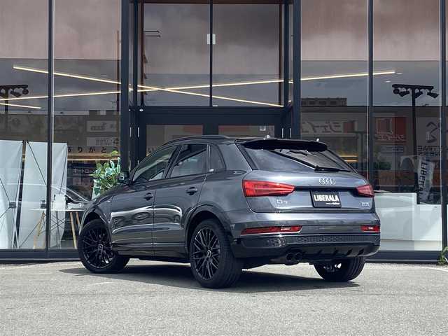 アウディ Ｑ３ Sラインコンペティション 福岡県 2018(平30)年 2.8万km デイトナグレーパールエフェクト ・１オーナー/・純正メモリーナビ／ＣＤ／ＤＶＤ/・バックカメラ/・ハーフレザーシート／シートヒーター/・社外ドライブレコーダー/・フルセグ/・ＥＴＣ/・純正１９ＡＷ/・プッシュスタート/・パーキングアシスト/・アイドリングストップ/・スマートキー/・スペアキー/・フルフラットシート/・オートライト/・LEDライト/・保証書/・取扱説明書