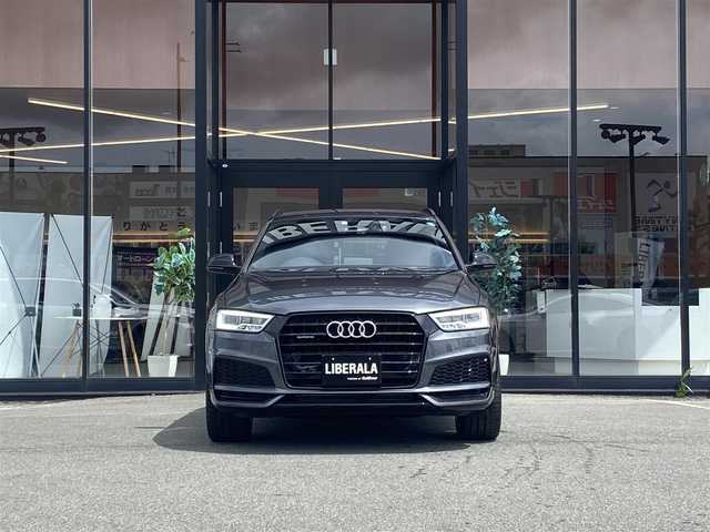 アウディ Ｑ３ Sラインコンペティション 福岡県 2018(平30)年 2.8万km デイトナグレーパールエフェクト ・１オーナー/・純正メモリーナビ／ＣＤ／ＤＶＤ/・バックカメラ/・ハーフレザーシート／シートヒーター/・社外ドライブレコーダー/・フルセグ/・ＥＴＣ/・純正１９ＡＷ/・プッシュスタート/・パーキングアシスト/・アイドリングストップ/・スマートキー/・スペアキー/・フルフラットシート/・オートライト/・LEDライト/・保証書/・取扱説明書