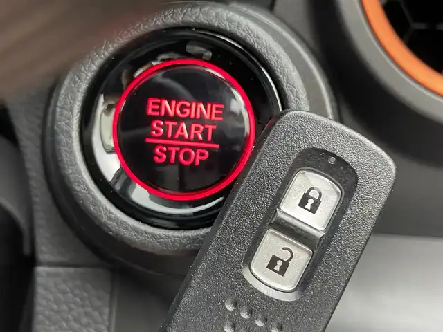 ホンダ Ｎ ＯＮＥ RS 宮城県 2022(令4)年 2.2万km クリスタルブラックパール 純正ナビ　/アダプティブクルーズコントロール　/衝突被害軽減　/レーンキープアシスト　/シートヒーター　/ＬＥＤヘッドライト　/電子制御パーキングブレーキ　/専用１５インチアルミホイール　/ハーフレザーシート　/フルLEDリアコンビネーションランプ/充電用USBジャック/フルセグTV/CD/DVDプレーヤー/Bluetoothオーディオ/禁煙車