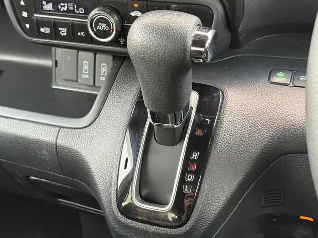 ホンダ Ｎ ＢＯＸ カスタム G L ホンダセンシング 道南・函館 2020(令2)年 4万km プラチナホワイトパール ・Honda SENSING//衝突軽減ブレーキ//車線逸脱防止支援システム//車線維持支援システム//アダプティブクルーズコントロール/・社外メモリナビ/・フルセグTV/・バックカメラ/・純正エンジンスターター/・ドライブレコーダー前後/・ETC/・片側パワースライドドア/・運転席シートヒーター/・純正LEDヘッドライト/・LEDフロントフォグランプ/・オートライト