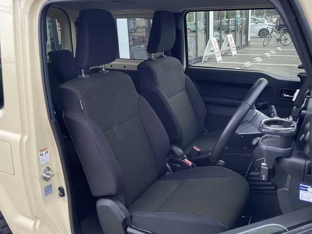 スズキ ジムニー XC 道東・釧路十勝 2021(令3)年 1.8万km シフォンアイボリーメタリックブラック2トーンルーフ ・４WD/・アルパイン9インチナビ/（CD・DVD・AM・FM・BT・フルセグ）/・バックカメラ/・ナビ連動前後ドライブレコーダー/・クルーズコントロール/・ステアリングスイッチ/・スマートキー/・プッシュスタート/・オートライト/・オートハイビーム/・横滑り防止装置/・純正ETC/・シートヒーター/・LEDヘッドライト/・純正ゴムマット/・ヘッドライトウォッシャー/・純正マットガード/・電動格納ミラー
