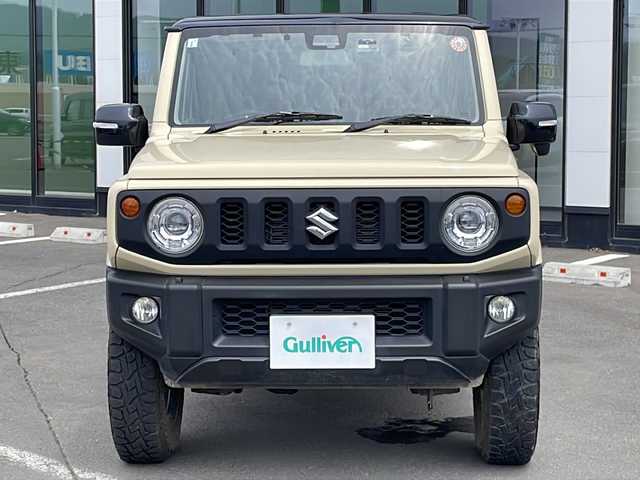 スズキ ジムニー XC 道東・釧路十勝 2021(令3)年 1.8万km シフォンアイボリーメタリックブラック2トーンルーフ ・４WD/・アルパイン9インチナビ/（CD・DVD・AM・FM・BT・フルセグ）/・バックカメラ/・ナビ連動前後ドライブレコーダー/・クルーズコントロール/・ステアリングスイッチ/・スマートキー/・プッシュスタート/・オートライト/・オートハイビーム/・横滑り防止装置/・純正ETC/・シートヒーター/・LEDヘッドライト/・純正ゴムマット/・ヘッドライトウォッシャー/・純正マットガード/・電動格納ミラー