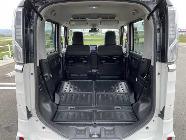 マツダ フレアワゴン 佐賀県 2018(平30)年 6.9万km パール ８インチメモリナビ/・フルセグTV/CD/DVD/SD/USB/Bluetooth/ビルトインETC/両側パワースライドドア/パドルシフト/ハーフレザーシート/ISOFIX対応/後席用サイドサンシェード/革巻きステアリング/ステアリングリモコン/社外14インチアルミホイール/純正LEDヘッドライト/純正LEDフォグライト/取扱説明書/スペアキー１本/車線逸脱警報システム/衝突被害軽減ブレーキ/パーキングセンサー(後方のみ)