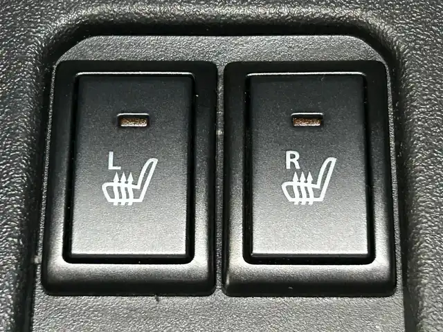 スズキ ジムニー XC 静岡県 2018(平30)年 5万km シフォンアイボリーメタリックブラック2トーンルーフ 純正ディスプレイオーディオ/（CD/DVD/Bluetooth/USB/BT）/セーフティサポート/・デュアルセンサーブレーキサポート/・誤発進抑制機能/・車線逸脱警報機能/クルーズコントロール/LEDヘッドランプ/オートライト/社外16インチアルミ/４WD/革巻きステアリングホイール/ステアリングスイッチ/前席シートヒーター/ダウンヒルアシストコントロール/スペアキー/キーレスプッシュスタートシステム