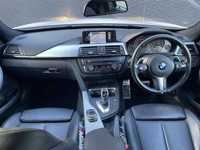 ＢＭＷ ３３５ｉ グランツーリスモ Mスポーツ 大分県 2014(平26)年 8.5万km アルピンホワイトⅢ 保証書/取扱説明書/純正ナビ/Bluetooth/バックカメラ/USB/サンルーフ/フルレザーシート/パワーシート（D席/N席）/シートヒーター（D席/N席）/電動格納ミラー/アンビエントライト/電動リアゲート/純正フロアマット有/純正18インチアルミホイール