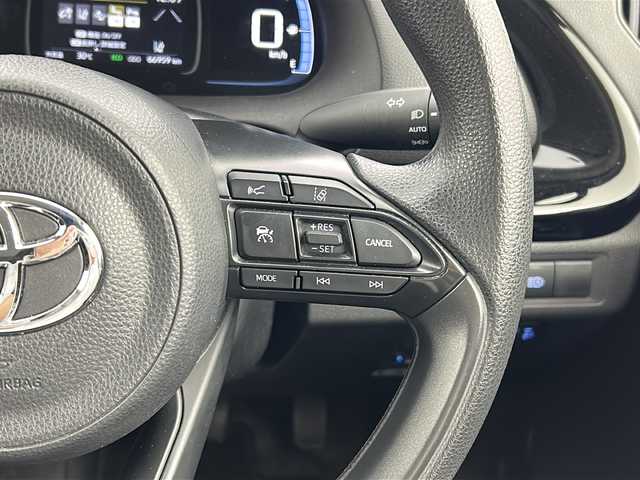 トヨタ アクア X 宮城県 2021(令3)年 6.7万km プラチナホワイトパールマイカ Toyota Safety Sense/・プリクラッシュセーフティ/・レーントレーシングアシスト/・レーダークルーズコントロール/・オートマチックハイビーム/ブラインドスポットモニター/全周囲カメラ/純正7型DAナビ/・BT.ミラーキャスト/ビルトインETC/プッシュスタート/スマートキー/LEDヘッドライト/ステアリングスイッチ/社外フロアマット/純正ホイルキャップ/AC100V充電