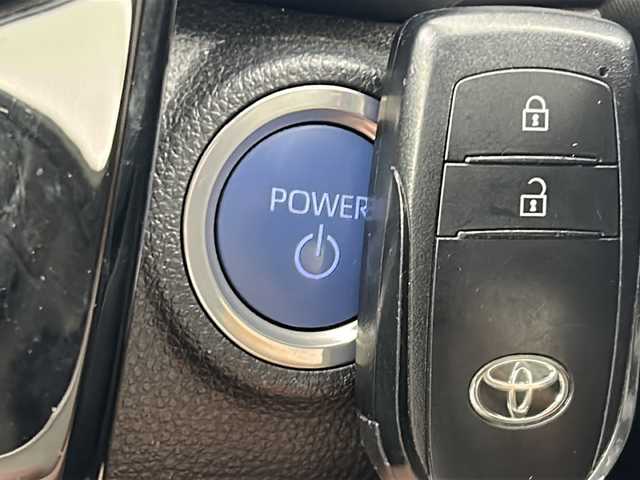 トヨタ アクア X 宮城県 2021(令3)年 6.7万km プラチナホワイトパールマイカ Toyota Safety Sense/・プリクラッシュセーフティ/・レーントレーシングアシスト/・レーダークルーズコントロール/・オートマチックハイビーム/ブラインドスポットモニター/全周囲カメラ/純正7型DAナビ/・BT.ミラーキャスト/ビルトインETC/プッシュスタート/スマートキー/LEDヘッドライト/ステアリングスイッチ/社外フロアマット/純正ホイルキャップ/AC100V充電