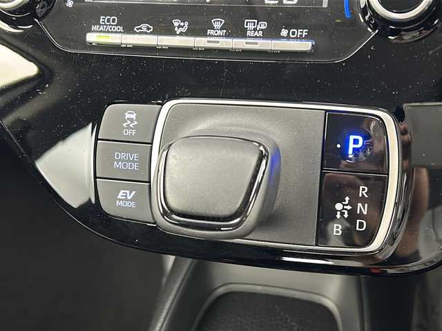 トヨタ アクア X 宮城県 2021(令3)年 6.7万km プラチナホワイトパールマイカ Toyota Safety Sense/・プリクラッシュセーフティ/・レーントレーシングアシスト/・レーダークルーズコントロール/・オートマチックハイビーム/ブラインドスポットモニター/全周囲カメラ/純正7型DAナビ/・BT.ミラーキャスト/ビルトインETC/プッシュスタート/スマートキー/LEDヘッドライト/ステアリングスイッチ/社外フロアマット/純正ホイルキャップ/AC100V充電