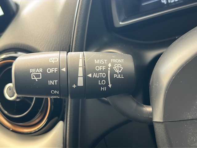 マツダ ＣＸ－３ XD スーパー エッジー 岐阜県 2022(令4)年 4.2万km ベージュⅡ カラー：48S/プラチナクォーツメタリック/（ブラックキャビン/VividMonotoneのみ）/純正ナビゲーション/Bluetooth/ＣＤ／ＤＶＤプレーヤー/地上デジタルＴＶチューナー（フルセグ）/３６０°ビュー・モニター/前後ドライブレコーダー/フロントパーキングセンサー（センター／コーナー）/合成皮革（ブラック／ピュアホワイト）/運転席＆助手席シートヒーター/Ｄ席メモリーシート/スマート・ブレーキ・サポート/マツダ・レーダー・クルーズ・コントロール/［全車速追従機能付］/ヘッドアップディスプレイ/ドライバー・アテンション・アラート/交通標識認識システム/アダプティブ・ＬＥＤ・ヘッドライト/電動格納リモコン式カラードドラミラー/ステアリングヒーター/ブラインドスポットモニター/ETC/プッシュスタート/スマートキー/スペアキー/１８インチアルミホイール（ブラックメタリック塗装）