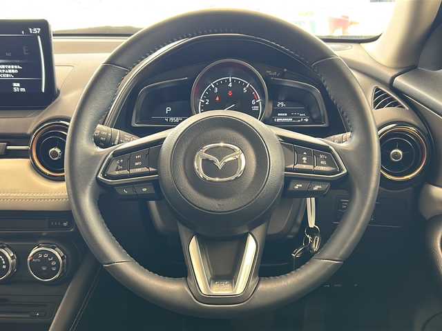 マツダ ＣＸ－３ XD スーパー エッジー 岐阜県 2022(令4)年 4.2万km ベージュⅡ カラー：48S/プラチナクォーツメタリック/（ブラックキャビン/VividMonotoneのみ）/純正ナビゲーション/Bluetooth/ＣＤ／ＤＶＤプレーヤー/地上デジタルＴＶチューナー（フルセグ）/３６０°ビュー・モニター/前後ドライブレコーダー/フロントパーキングセンサー（センター／コーナー）/合成皮革（ブラック／ピュアホワイト）/運転席＆助手席シートヒーター/Ｄ席メモリーシート/スマート・ブレーキ・サポート/マツダ・レーダー・クルーズ・コントロール/［全車速追従機能付］/ヘッドアップディスプレイ/ドライバー・アテンション・アラート/交通標識認識システム/アダプティブ・ＬＥＤ・ヘッドライト/電動格納リモコン式カラードドラミラー/ステアリングヒーター/ブラインドスポットモニター/ETC/プッシュスタート/スマートキー/スペアキー/１８インチアルミホイール（ブラックメタリック塗装）