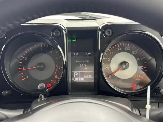 スズキ ジムニー シエラ JC 福井県 2023(令5)年 0.6万km シフォンアイボリーM カロッツェリア製ディスプレイオーディオFH8500DVS/シートヒーター  /クルコン　/純正AW /純正フォグ　/純正フロアマット　/スズキセーフティーサポート　/ビルトインETC2.0 /スマートキー　/前方ドライブレコーダー