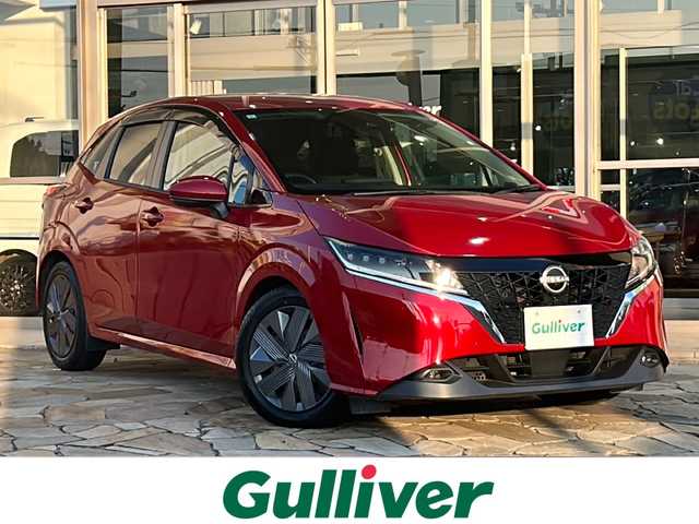 日産 ノート X 静岡県 2021(令3)年 3.9万km ガーネットレッド 純正ナビ/・AM/FM/・Bluetooth/・HDMI/・フルセグTV/・USB/・スマートフォン連携/主要装備/・アラウンドビューモニター/・ドライブレコーダー/・ビルトインＥＴＣ2.0/・ＬＥＤヘッドライト/・オートハイビーム/・エマージェンシーブレーキ/・レーンキープアシスト/・コーナーセンサー/・ワイヤレス充電/・デジタルインナーミラー/・サイドカーテンエアバッグ