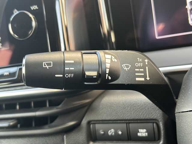 日産 ノート X 静岡県 2021(令3)年 3.9万km ガーネットレッド 純正ナビ/・AM/FM/・Bluetooth/・HDMI/・フルセグTV/・USB/・スマートフォン連携/主要装備/・アラウンドビューモニター/・ドライブレコーダー/・ビルトインＥＴＣ2.0/・ＬＥＤヘッドライト/・オートハイビーム/・エマージェンシーブレーキ/・レーンキープアシスト/・コーナーセンサー/・ワイヤレス充電/・デジタルインナーミラー/・サイドカーテンエアバッグ
