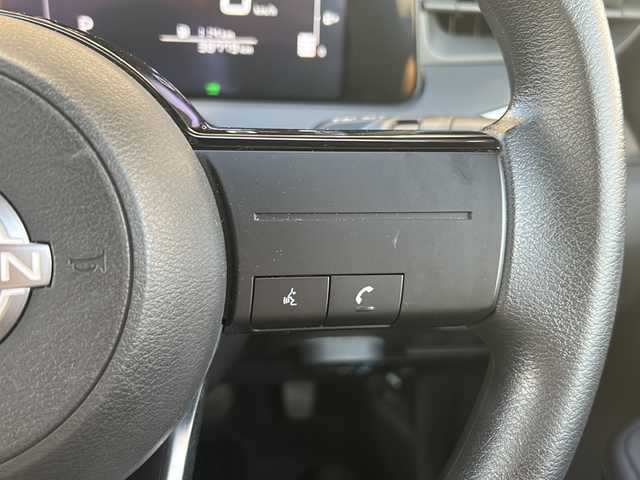 日産 ノート X 静岡県 2021(令3)年 3.9万km ガーネットレッド 純正ナビ/・AM/FM/・Bluetooth/・HDMI/・フルセグTV/・USB/・スマートフォン連携/主要装備/・アラウンドビューモニター/・ドライブレコーダー/・ビルトインＥＴＣ2.0/・ＬＥＤヘッドライト/・オートハイビーム/・エマージェンシーブレーキ/・レーンキープアシスト/・コーナーセンサー/・ワイヤレス充電/・デジタルインナーミラー/・サイドカーテンエアバッグ