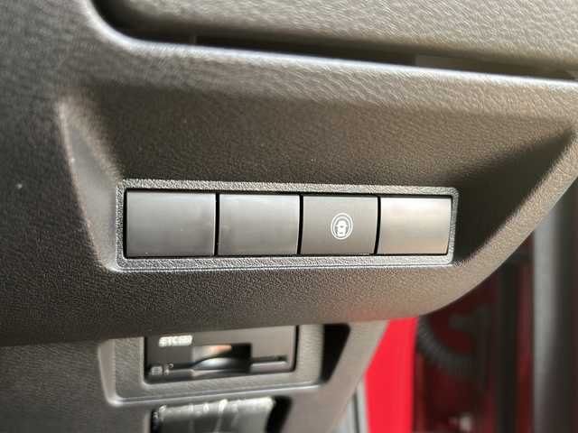日産 ノート X 静岡県 2021(令3)年 3.9万km ガーネットレッド 純正ナビ/・AM/FM/・Bluetooth/・HDMI/・フルセグTV/・USB/・スマートフォン連携/主要装備/・アラウンドビューモニター/・ドライブレコーダー/・ビルトインＥＴＣ2.0/・ＬＥＤヘッドライト/・オートハイビーム/・エマージェンシーブレーキ/・レーンキープアシスト/・コーナーセンサー/・ワイヤレス充電/・デジタルインナーミラー/・サイドカーテンエアバッグ