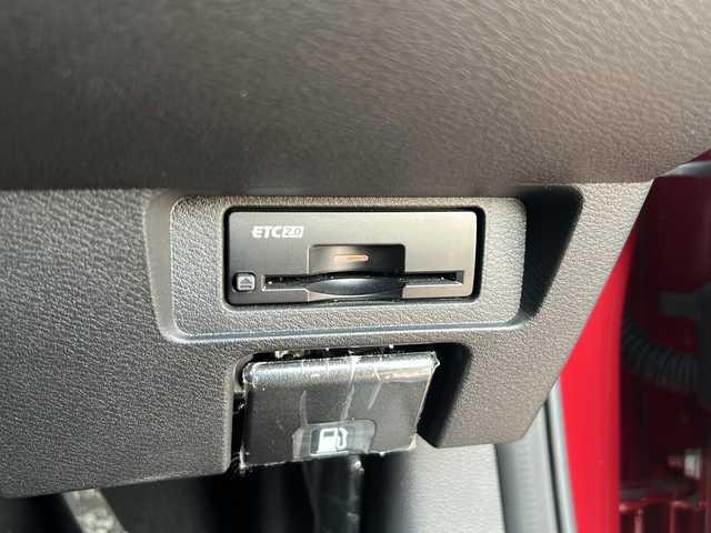 日産 ノート X 静岡県 2021(令3)年 3.9万km ガーネットレッド 純正ナビ/・AM/FM/・Bluetooth/・HDMI/・フルセグTV/・USB/・スマートフォン連携/主要装備/・アラウンドビューモニター/・ドライブレコーダー/・ビルトインＥＴＣ2.0/・ＬＥＤヘッドライト/・オートハイビーム/・エマージェンシーブレーキ/・レーンキープアシスト/・コーナーセンサー/・ワイヤレス充電/・デジタルインナーミラー/・サイドカーテンエアバッグ