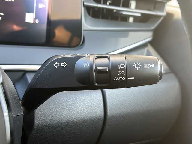 日産 ノート X 静岡県 2021(令3)年 3.9万km ガーネットレッド 純正ナビ/・AM/FM/・Bluetooth/・HDMI/・フルセグTV/・USB/・スマートフォン連携/主要装備/・アラウンドビューモニター/・ドライブレコーダー/・ビルトインＥＴＣ2.0/・ＬＥＤヘッドライト/・オートハイビーム/・エマージェンシーブレーキ/・レーンキープアシスト/・コーナーセンサー/・ワイヤレス充電/・デジタルインナーミラー/・サイドカーテンエアバッグ
