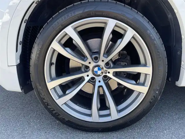 ＢＭＷ Ｘ６ xDrive35i Mスポーツ 福島県 2016(平28)年 4.4万km アルピンホワイトⅢ サンルーフ/アクティブクルーズコントロール/ブラインドスポットモニター/レーンキープアシスト/インテリジェントセーフティ/コンフォートアクセス/パワーリアゲート/フットオープナー/ダコタ・レザーシート/パワーシート(前席)/メモリ付パワーシート(D席)/シートヒーター(全席)/純正ナビ(BT/USB/CD/DVD/AUX)/フルセグTV/バックカメラ/純正20AW/ドライブレコーダー(前後)/アダプティブLEDヘッドライト/ETC/取扱説明書/保証書/スペアキー