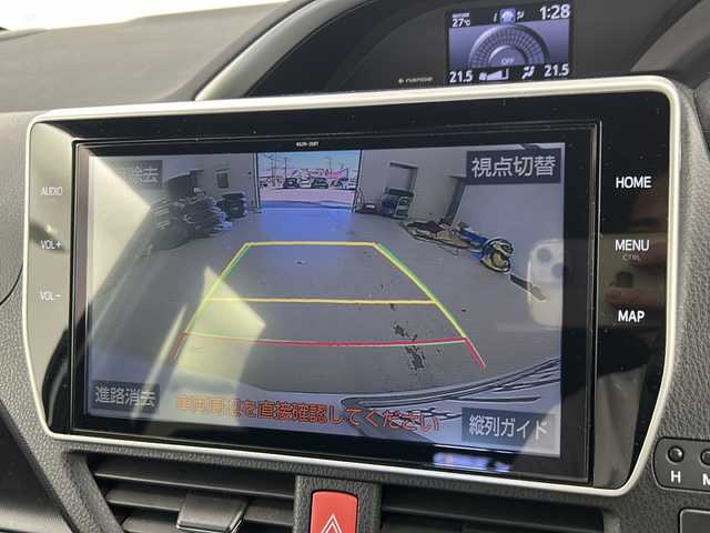トヨタ ヴォクシー ZS 煌Ⅲ 宮城県 2021(令3)年 2.6万km ホワイトパールクリスタルシャイン 禁煙車/ワンオーナー/4WD/Toyota Safety Sense /・プリクラッシュセーフティ/・レーンディパーチャーアラート/・オートマチックハイビーム/クルーズコントロール/クリアランスソナー/寒冷地仕様/・ワイパーデアイサー/・ミラーヒーター/純正12型フリップダウンモニター/純正10型ナビ/・BT.CD.DVD.SD/・フルセグTV/バックカメラ/両側パワースライドドア/ハーフレザーシート/ビルトインETC/ドライブレコーダー（FR）/プッシュスタート/スマートキー/LEDヘッドライト/LEDフォグライト/純正フロアマット/純正16インチAW