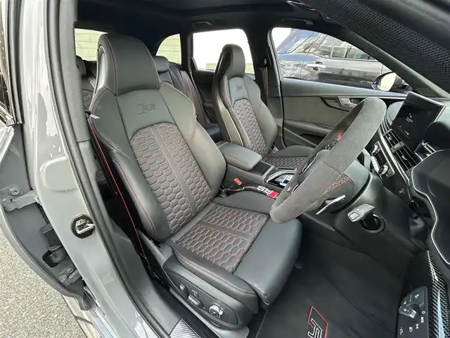アウディ ＲＳ４ アバント 愛知県 2021(令3)年 0.4万km グレー 純正ナビ/ワンセグテレビ/バックカメラ/アラウンドビュー/Bluetooth/アイドリングストップ/ウィンカーミラー/クルーズコントロール/サンルーフ/プッシュスタート/パワーバックドア/ETC2.0/パドルシフト/バング&オルフセン/置くだけ充電