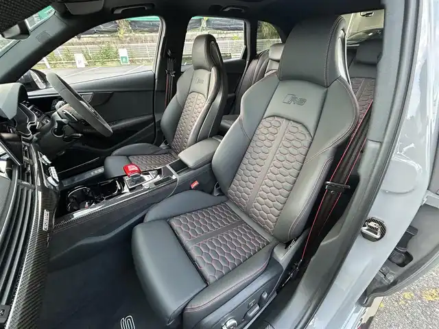 アウディ ＲＳ４ アバント 愛知県 2021(令3)年 0.4万km グレー 純正ナビ/ワンセグテレビ/バックカメラ/アラウンドビュー/Bluetooth/アイドリングストップ/ウィンカーミラー/クルーズコントロール/サンルーフ/プッシュスタート/パワーバックドア/ETC2.0/パドルシフト/バング&オルフセン/置くだけ充電