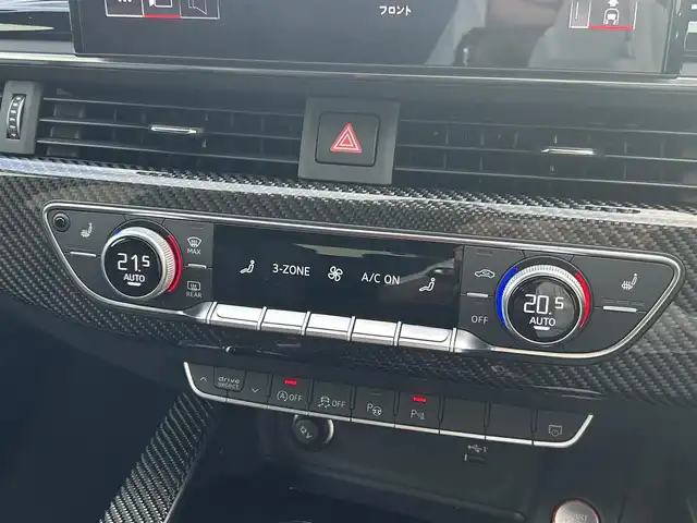 アウディ ＲＳ４ アバント 愛知県 2021(令3)年 0.4万km グレー 純正ナビ/ワンセグテレビ/バックカメラ/アラウンドビュー/Bluetooth/アイドリングストップ/ウィンカーミラー/クルーズコントロール/サンルーフ/プッシュスタート/パワーバックドア/ETC2.0/パドルシフト/バング&オルフセン/置くだけ充電