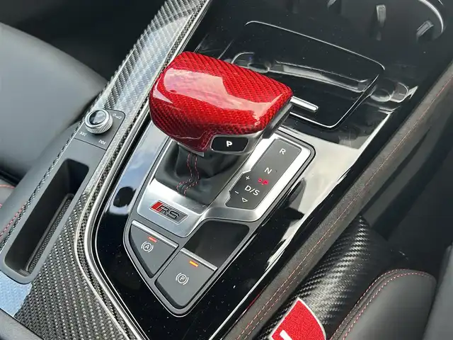 アウディ ＲＳ４ アバント 愛知県 2021(令3)年 0.4万km グレー 純正ナビ/ワンセグテレビ/バックカメラ/アラウンドビュー/Bluetooth/アイドリングストップ/ウィンカーミラー/クルーズコントロール/サンルーフ/プッシュスタート/パワーバックドア/ETC2.0/パドルシフト/バング&オルフセン/置くだけ充電