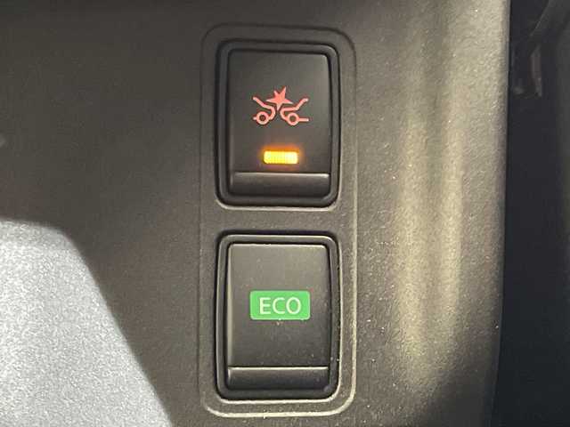 日産 セレナ 愛媛県 2018(平30)年 5.3万km ブリリアントホワイトパール ９型ナビ/フルセグ／Ｂｌｕｅｔｏｏｔｈ／ＵＳB/全方位カメラ/１１型後席モニター/衝突軽減ブレーキ/レーダークルーズコントロール/ＥＴＣ/前方ドライブレコーダー/両側パワースライドドア/前後コーナーセンサー/デジタルインナーミラー/LEDヘッドライト/スペアキー