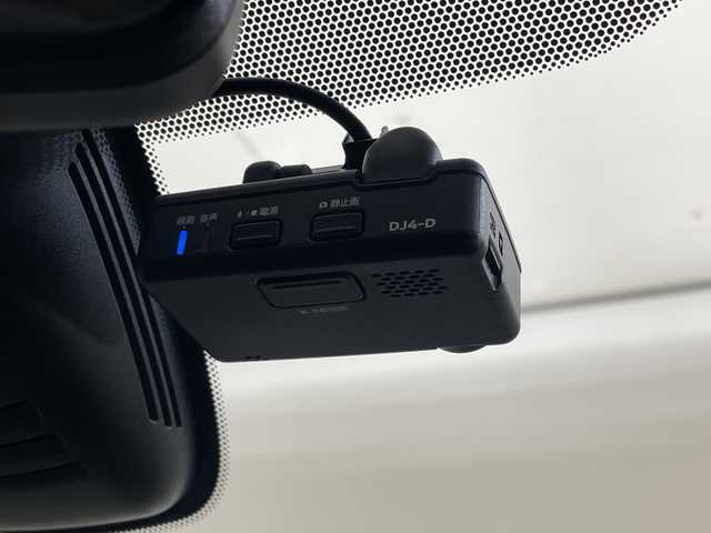 日産 セレナ 愛媛県 2018(平30)年 5.3万km ブリリアントホワイトパール ９型ナビ/フルセグ／Ｂｌｕｅｔｏｏｔｈ／ＵＳB/全方位カメラ/１１型後席モニター/衝突軽減ブレーキ/レーダークルーズコントロール/ＥＴＣ/前方ドライブレコーダー/両側パワースライドドア/前後コーナーセンサー/デジタルインナーミラー/LEDヘッドライト/スペアキー