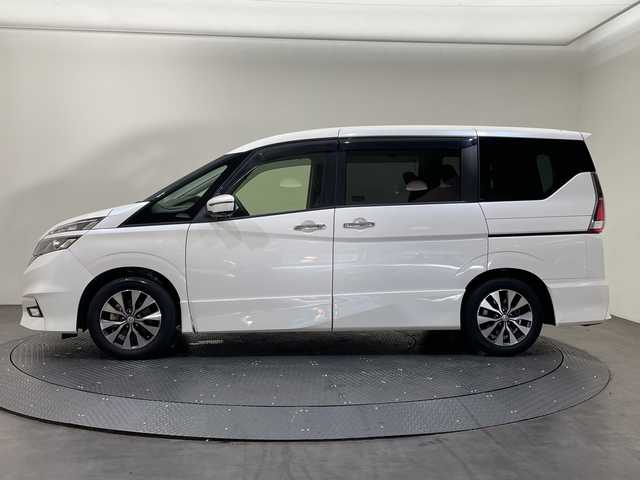 日産 セレナ 愛媛県 2018(平30)年 5.3万km ブリリアントホワイトパール ９型ナビ/フルセグ／Ｂｌｕｅｔｏｏｔｈ／ＵＳB/全方位カメラ/１１型後席モニター/衝突軽減ブレーキ/レーダークルーズコントロール/ＥＴＣ/前方ドライブレコーダー/両側パワースライドドア/前後コーナーセンサー/デジタルインナーミラー/LEDヘッドライト/スペアキー