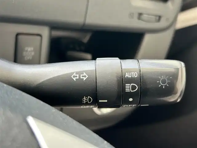 トヨタ ノア X スペシャルエディション 沖縄県 2014(平26)年 7.7万km ホワイトパールクリスタルシャイン (株)IDOMが運営する【じしゃロンコザ店】の自社ローン専用車両になりますこちらは現金またはオートローンご利用時の価格です。自社ローンご希望の方は別途その旨お申付け下さい/純正ナビ　/フルセグＴＶ　/Ｂｌｕｅｔｏｏｔｈ接続　/バックカメラ　/ＣＤ／ＤＶＤ再生　/ＥＴＣ　/両側パワースライドドア　フリップ/ダウンモニター　/オートライト　/プッシュスタート　/スマートキー