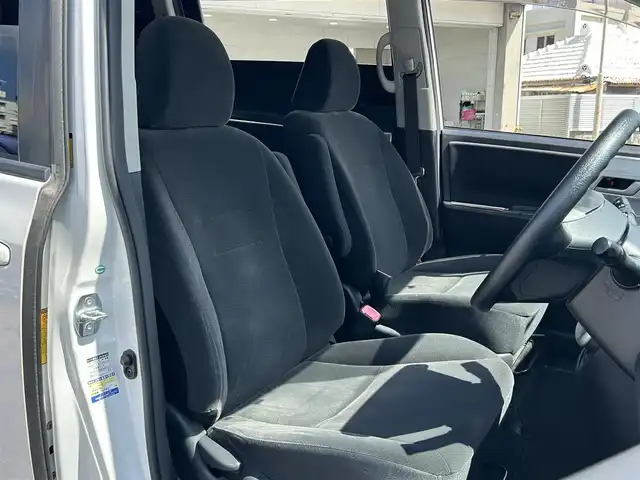 トヨタ ノア X スペシャルエディション 沖縄県 2014(平26)年 7.7万km ホワイトパールクリスタルシャイン (株)IDOMが運営する【じしゃロンコザ店】の自社ローン専用車両になりますこちらは現金またはオートローンご利用時の価格です。自社ローンご希望の方は別途その旨お申付け下さい/純正ナビ　/フルセグＴＶ　/Ｂｌｕｅｔｏｏｔｈ接続　/バックカメラ　/ＣＤ／ＤＶＤ再生　/ＥＴＣ　/両側パワースライドドア　フリップ/ダウンモニター　/オートライト　/プッシュスタート　/スマートキー