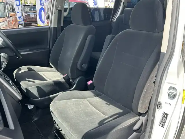 トヨタ ノア X スペシャルエディション 沖縄県 2014(平26)年 7.7万km ホワイトパールクリスタルシャイン (株)IDOMが運営する【じしゃロンコザ店】の自社ローン専用車両になりますこちらは現金またはオートローンご利用時の価格です。自社ローンご希望の方は別途その旨お申付け下さい/純正ナビ　/フルセグＴＶ　/Ｂｌｕｅｔｏｏｔｈ接続　/バックカメラ　/ＣＤ／ＤＶＤ再生　/ＥＴＣ　/両側パワースライドドア　フリップ/ダウンモニター　/オートライト　/プッシュスタート　/スマートキー