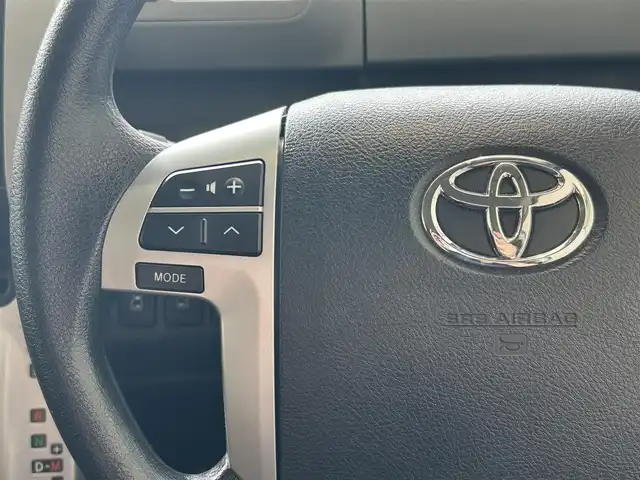 トヨタ ノア X スペシャルエディション 沖縄県 2014(平26)年 7.7万km ホワイトパールクリスタルシャイン (株)IDOMが運営する【じしゃロンコザ店】の自社ローン専用車両になりますこちらは現金またはオートローンご利用時の価格です。自社ローンご希望の方は別途その旨お申付け下さい/純正ナビ　/フルセグＴＶ　/Ｂｌｕｅｔｏｏｔｈ接続　/バックカメラ　/ＣＤ／ＤＶＤ再生　/ＥＴＣ　/両側パワースライドドア　フリップ/ダウンモニター　/オートライト　/プッシュスタート　/スマートキー