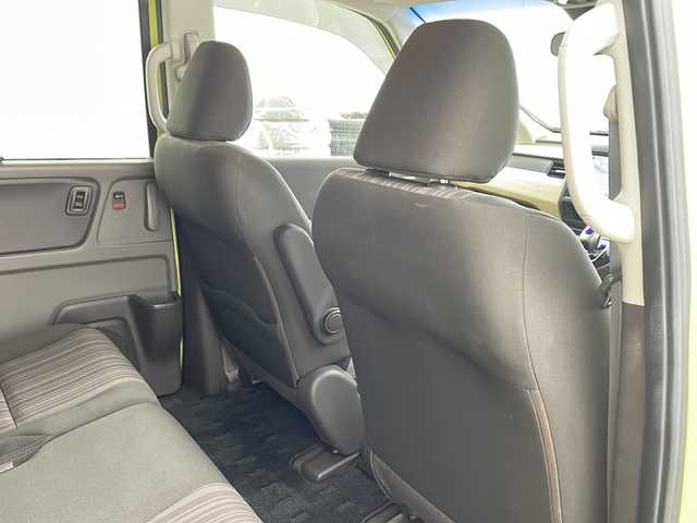 ホンダ フリード ハイブリット G ホンダセンシング 兵庫県 2016(平28)年 7.3万km シトロンドロップ ・純正ナビ（VXM-175VFNi）/・CD/DVD/BT/フルセグTV/・バックカメラ/・ホンダセンシング/・衝突軽減ブレーキ/・誤発進抑制機能/・アダプティブクルーズコントロール/・車線維持支援システム/・歩行者事故低減ステアリング/・路外逸脱抑制機能/・先行車発進お知らせ機能/・標識認識機能/・LEDヘッドライト/・オートライト/・フォグランプ/・コンフォートビューパッケージ/・Cパッケージ/・前後ドライブレコーダー（GL-03AP）/・純正フロアマット/・純正ドアバイザー/・プラズマクラスター/・サンシェード/・スマートキー/・スペアキー/・プッシュスタート