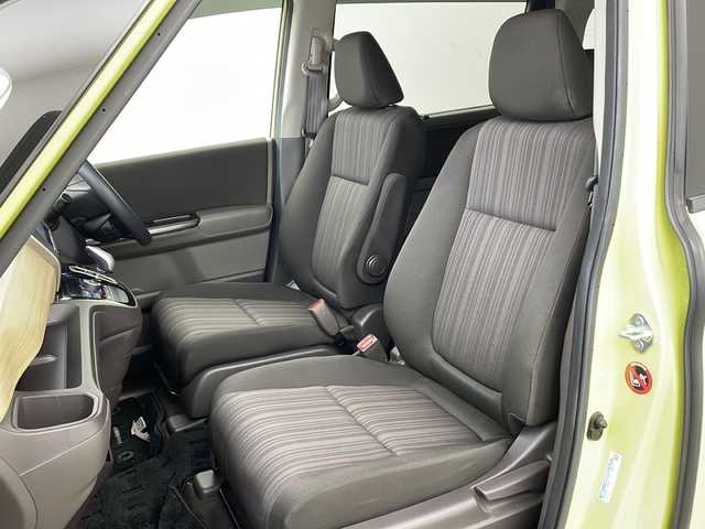 ホンダ フリード ハイブリット G ホンダセンシング 兵庫県 2016(平28)年 7.3万km シトロンドロップ ・純正ナビ（VXM-175VFNi）/・CD/DVD/BT/フルセグTV/・バックカメラ/・ホンダセンシング/・衝突軽減ブレーキ/・誤発進抑制機能/・アダプティブクルーズコントロール/・車線維持支援システム/・歩行者事故低減ステアリング/・路外逸脱抑制機能/・先行車発進お知らせ機能/・標識認識機能/・LEDヘッドライト/・オートライト/・フォグランプ/・コンフォートビューパッケージ/・Cパッケージ/・前後ドライブレコーダー（GL-03AP）/・純正フロアマット/・純正ドアバイザー/・プラズマクラスター/・サンシェード/・スマートキー/・スペアキー/・プッシュスタート