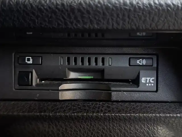 トヨタ エスクァイア Gi 大阪府 2021(令3)年 4.9万km ホワイトパールクリスタルシャイン /禁煙車//ワンオーナー車//MODELLISTAエアロ(F.S.R)//ディーラーOP9型SDナビ【NSZT-Y68T】/・フルTV/DVD/SD/CD/Bluetooth//バックカメラ//純正12.1型フリップダウンモニター【V12-R68C】//両側パワースライドドア//衝突軽減ブレーキ//オートハイビーム//レーンキープアシスト//クルーズコントロール//前席シートヒーター//前後ドラレコ【ZDR-015】//ビルトインETC//純正15AW//バックドアイージークローザー//保証書//取扱説明書//スペアキー