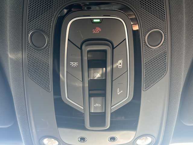 アウディ Ｑ８ 55TFSIクワトロ Sライン 神奈川県 2022(令4)年 1.4万km ミトスブラックメタリック 純正ナビ（AM/FM/USB/フルセグTV）/全方位カメラ/パノラマルーフ/前後ドライブレコーダー/ETC2.0/ABS/横滑り防止装置/レーンキープアシスト/盗難防止装置/前後コーナーセンサー/オールウェザーライト/リヤフォグライト/オートライト/オートマチックハイビーム/パドルシフト/4WD/アイドリングストップ/ダウンヒルアシストコントロール/レーダークルーズコントロール/ステアリングスイッチ/ステアリングヒーター/シートヒーター/オートパーキングブレーキ/電動リアゲート/パワーシート（D+N席）/メモリーパワーシート/取扱説明書/保証書/スペアキー×１