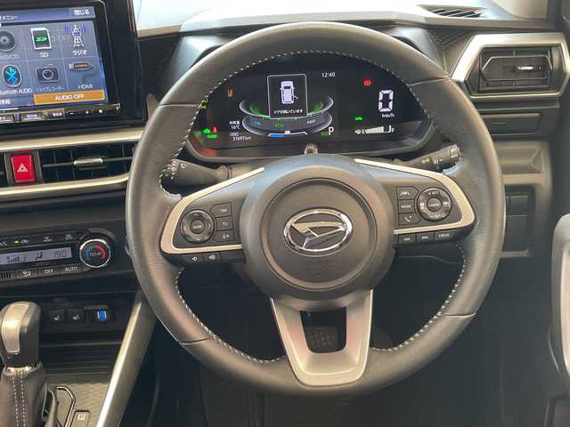 ダイハツ ロッキー プレミアム G HEV 埼玉県 2022(令4)年 3.2万km ブラックマイカメタリック/コンパーノレッド スマートアシスト /9インチメモリナビ /バックカメラ /レーダークルーズコントロール /LEDオート /ハーフレザーシート /シートヒーター /純正17インチアルミホイール /ステアリングスイッチ /純正ETC