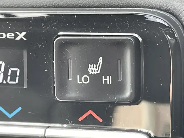 トヨタ ノア ハイブリッド S－Z 東京都 2024(令6)年 0.4万km アティチュードブラックマイカ 純正ナビ　/　　TV　フルセグ　CD　DVD　Bluetooth/両側電動スライドドア　/サイドステップ　/電動リアゲート　/フォグライト　/ハーフレザーシート　/シートヒーター　/ステアリングヒーター　/ミラー型ドラレコ　/ビルトインＥＴＣ　/追従型クルコン/ステアリングスイッチ/衝突被害軽減システム