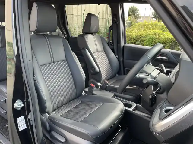 トヨタ ノア ハイブリッド S－Z 東京都 2024(令6)年 0.4万km アティチュードブラックマイカ 純正ナビ　/　　TV　フルセグ　CD　DVD　Bluetooth/両側電動スライドドア　/サイドステップ　/電動リアゲート　/フォグライト　/ハーフレザーシート　/シートヒーター　/ステアリングヒーター　/ミラー型ドラレコ　/ビルトインＥＴＣ　/追従型クルコン/ステアリングスイッチ/衝突被害軽減システム