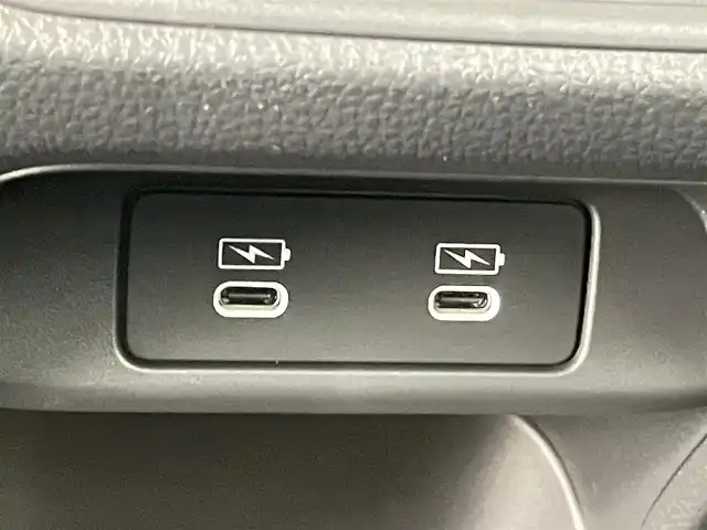 ホンダ ヴェゼル ハイブリッド e:HEV Z 千葉県 2025(令7)年 0.1千km プラチナホワイトパール 登録済未使用車　/登録時走行距離：5km/純正ホンダコネクトナビ　/AM＆FM＆Bluetooth＆フルセグTV/ホンダセンシング　/レーダークルーズコントロール　/踏み間違い衝突軽減システム　/ブラインドスポットモニター/シートヒーター　/電動トランク　/ダウンヒルアシスト　/ビルトインＥＴＣ2.0/ワイヤレス充電/電動格納サイドミラー/電動パーキングブレーキ/オートホールド/Driveモード/前後コーナーセンサー/LEDヘッドライト（オートライト機能付き）/フォグランプ/トノカバー/USBポート/アイドリングストップ/ウィンカーミラー/プッシュスタート