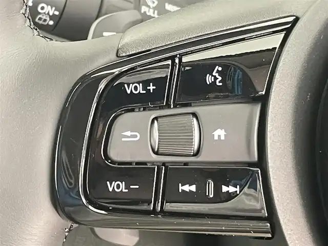 ホンダ ヴェゼル ハイブリッド e:HEV Z 千葉県 2025(令7)年 0.1千km プラチナホワイトパール 登録済未使用車　/登録時走行距離：5km/純正ホンダコネクトナビ　/AM＆FM＆Bluetooth＆フルセグTV/ホンダセンシング　/レーダークルーズコントロール　/踏み間違い衝突軽減システム　/ブラインドスポットモニター/シートヒーター　/電動トランク　/ダウンヒルアシスト　/ビルトインＥＴＣ2.0/ワイヤレス充電/電動格納サイドミラー/電動パーキングブレーキ/オートホールド/Driveモード/前後コーナーセンサー/LEDヘッドライト（オートライト機能付き）/フォグランプ/トノカバー/USBポート/アイドリングストップ/ウィンカーミラー/プッシュスタート