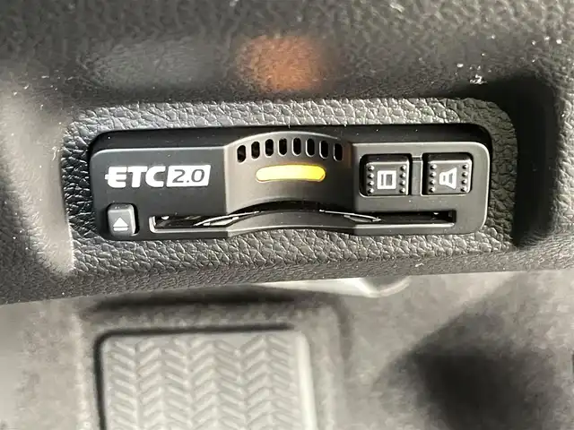 ホンダ ヴェゼル ハイブリッド e:HEV Z 千葉県 2025(令7)年 0.1千km プラチナホワイトパール 登録済未使用車　/登録時走行距離：5km/純正ホンダコネクトナビ　/AM＆FM＆Bluetooth＆フルセグTV/ホンダセンシング　/レーダークルーズコントロール　/踏み間違い衝突軽減システム　/ブラインドスポットモニター/シートヒーター　/電動トランク　/ダウンヒルアシスト　/ビルトインＥＴＣ2.0/ワイヤレス充電/電動格納サイドミラー/電動パーキングブレーキ/オートホールド/Driveモード/前後コーナーセンサー/LEDヘッドライト（オートライト機能付き）/フォグランプ/トノカバー/USBポート/アイドリングストップ/ウィンカーミラー/プッシュスタート