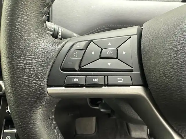 日産 セレナ e－パワー ハイウェイスター V 兵庫県 2022(令4)年 4.3万km ブリリアントホワイトパール 2トーン ・純正SDナビ/・アラウンドビューモニター/・純正前方ドライブレコーダー/・ETC/・両側パワースライドドア/・デジタルインナーミラー/・電子パーキングブレーキ/・プロパイロット/・衝突軽減ブレーキ/・レーンキープアシスト/・追従クルーズコントロール/・ブラインドスポットモニター/・純正15インチアルミホイール/・オートライト/・オートハイビーム/・LEDヘッドライト/・フォグランプ/・純正フロアマット/・スマートキー/・スペアキー1本/・プッシュスタート