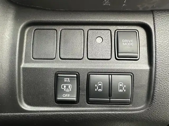 日産 セレナ e－パワー ハイウェイスター V 兵庫県 2022(令4)年 4.3万km ブリリアントホワイトパール 2トーン ・純正SDナビ/・アラウンドビューモニター/・純正前方ドライブレコーダー/・ETC/・両側パワースライドドア/・デジタルインナーミラー/・電子パーキングブレーキ/・プロパイロット/・衝突軽減ブレーキ/・レーンキープアシスト/・追従クルーズコントロール/・ブラインドスポットモニター/・純正15インチアルミホイール/・オートライト/・オートハイビーム/・LEDヘッドライト/・フォグランプ/・純正フロアマット/・スマートキー/・スペアキー1本/・プッシュスタート