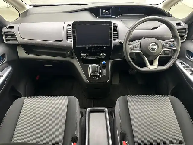 日産 セレナ e－パワー ハイウェイスター V 兵庫県 2022(令4)年 4.3万km ブリリアントホワイトパール 2トーン ・純正SDナビ/・アラウンドビューモニター/・純正前方ドライブレコーダー/・ETC/・両側パワースライドドア/・デジタルインナーミラー/・電子パーキングブレーキ/・プロパイロット/・衝突軽減ブレーキ/・レーンキープアシスト/・追従クルーズコントロール/・ブラインドスポットモニター/・純正15インチアルミホイール/・オートライト/・オートハイビーム/・LEDヘッドライト/・フォグランプ/・純正フロアマット/・スマートキー/・スペアキー1本/・プッシュスタート