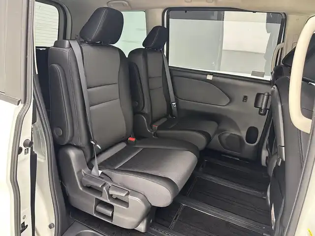 日産 セレナ e－パワー ハイウェイスター V 兵庫県 2022(令4)年 4.3万km ブリリアントホワイトパール 2トーン ・純正SDナビ/・アラウンドビューモニター/・純正前方ドライブレコーダー/・ETC/・両側パワースライドドア/・デジタルインナーミラー/・電子パーキングブレーキ/・プロパイロット/・衝突軽減ブレーキ/・レーンキープアシスト/・追従クルーズコントロール/・ブラインドスポットモニター/・純正15インチアルミホイール/・オートライト/・オートハイビーム/・LEDヘッドライト/・フォグランプ/・純正フロアマット/・スマートキー/・スペアキー1本/・プッシュスタート