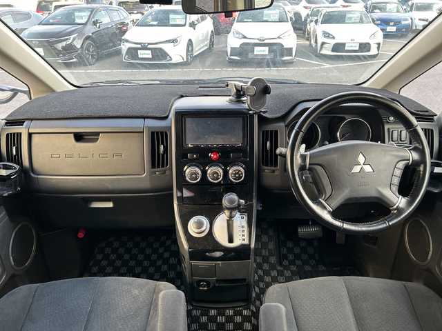 三菱 デリカＤ：５ D－Power package 大阪府 2017(平29)年 7.5万km ウォームホワイトパール フリップダウンモニター（アルパイン）　クルーズコントロール　シートヒーター　両側パワースライドドア　バックカメラ　ＥＴＣ　クラリオンナビ　フルセグＴＶ　ＣＤ　ＤＶＤ　Ｂｌｕｅｔｏｏｔｈ　　純正１8ＡＷ　純正オーディオ　ダッシュマット　社外フロアマット　HIDヘッドライト　スマートキー　スペアキー1　