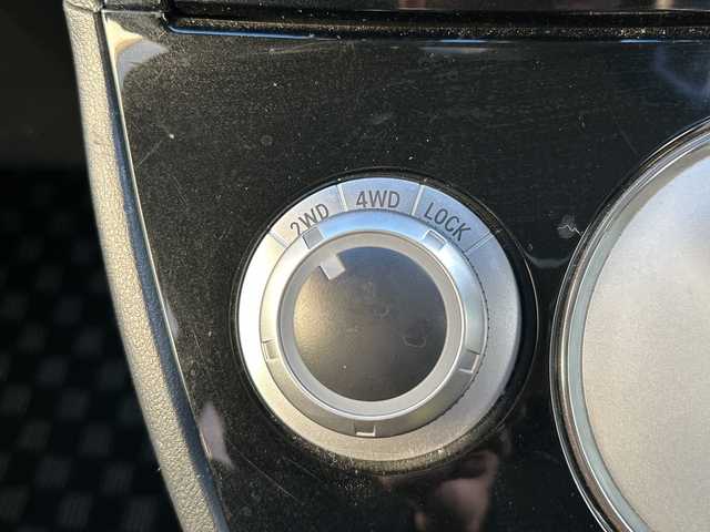 三菱 デリカＤ：５ D－Power package 大阪府 2017(平29)年 7.5万km ウォームホワイトパール フリップダウンモニター（アルパイン）　クルーズコントロール　シートヒーター　両側パワースライドドア　バックカメラ　ＥＴＣ　クラリオンナビ　フルセグＴＶ　ＣＤ　ＤＶＤ　Ｂｌｕｅｔｏｏｔｈ　　純正１8ＡＷ　純正オーディオ　ダッシュマット　社外フロアマット　HIDヘッドライト　スマートキー　スペアキー1　